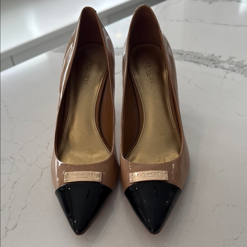 Coach Women's Tan and Black Pointed Toe Heels. Like new. Size 8.5.